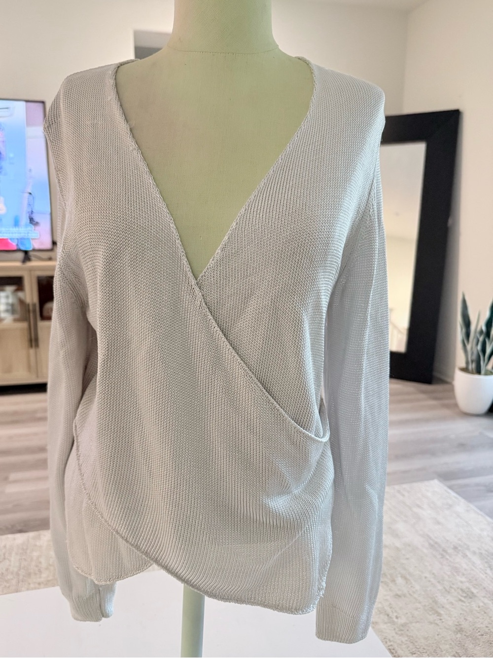 Michelle Mason Cross Wrap Blouse Sweater
100% Viscose Medium